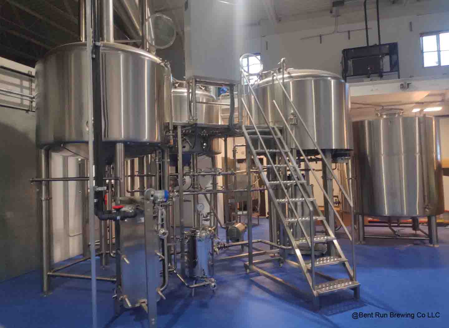 How beer is made by micro beer brewing equipment ?